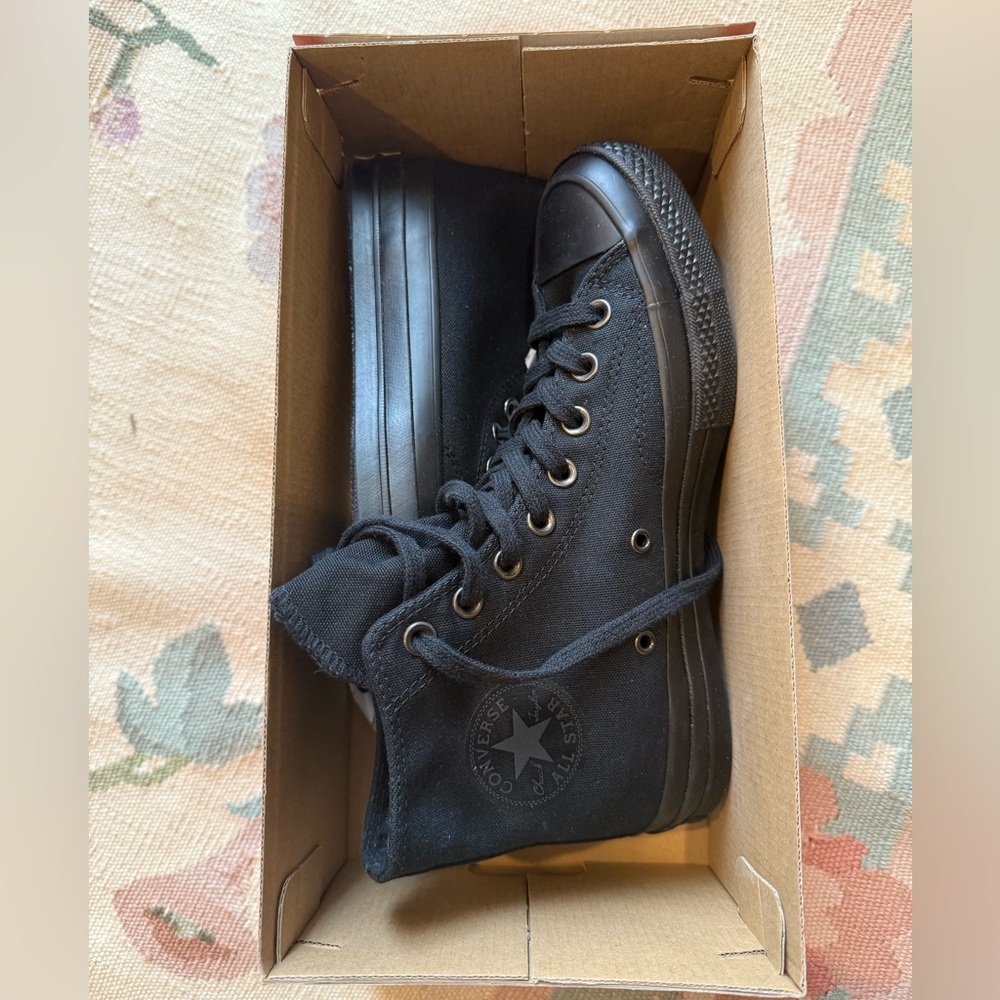 New in box* converse chuck Taylor